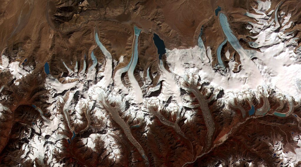 The Shifting Politics of Representations of the Himalaya: From Colonial Authority to Open Access